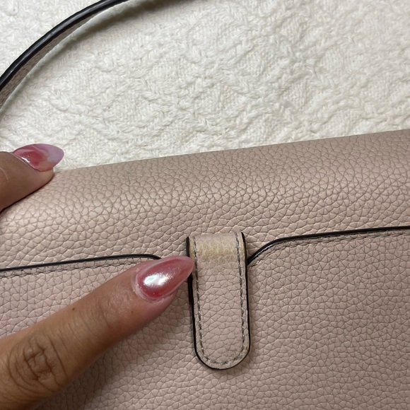 Light pink Michael Kors phone holding crossbody bag - Picture 10 of 16